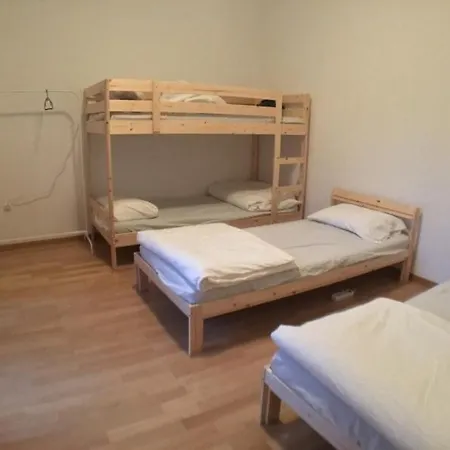 Buzahouse Vandrarhem *